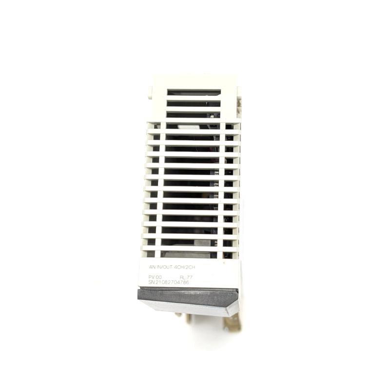 Schneider 140AMM09000C Analog Input/Output Module New In Stock