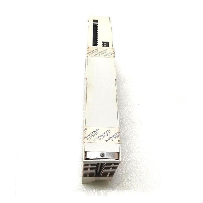 Schneider 140DDO84300C Discrete Output Module 30-Day Returns！