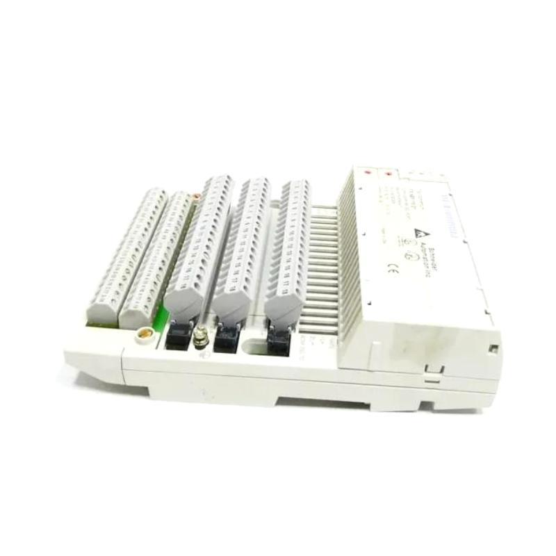 Schneider 170ADM35010 Discrete I/O M