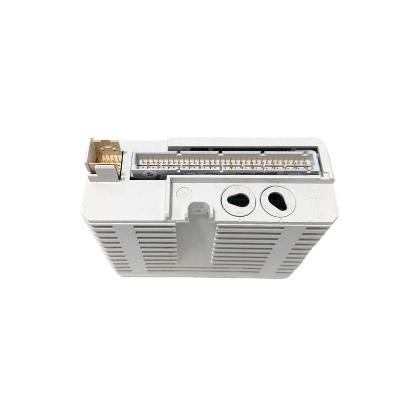 ABB DI885 3BSE013088R1 S800 I/O System Digital Input Module Original